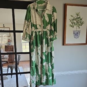 Entro Green and Cream Floral Midi Dress